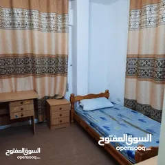  5 اربد غرب جامعه اليرموك - شقق مفروشه مشتركه للطالبات و الموظفات.، الشقه 3 غرف واسعه، الايجار للغرفه
