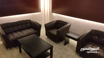  6 اثاث مكتب كامل للبيع مع اجهزة