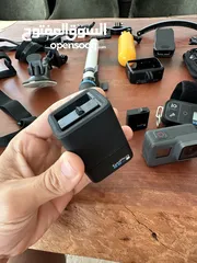  8 كاميرا جو برو 5 GoPro مستعملة مع بطاريتين وريموت كونترول أصلي و20 حمالة مختلفة