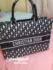  2 شنته يد مميزه جدا و حجمها مناسب جدا