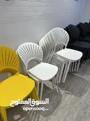  2 طاولات وكراسي للبيع