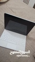  4 ايباد مع قاعدة