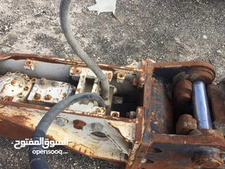  3 حفارةكوماتسوللبيع جرافه فولفو L90 للبيع