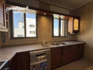  18 شقة 3 غرف نوم باطلالة رائعة في عبدون  ( Property 43136 )-175084200