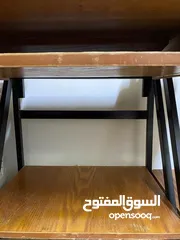  6 طاولة كمبيوتر مستعمل بحالة جيدة للبيع السعر 10 دنانير بس ما بقدر احط 10