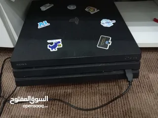  1 بلاستيشن 4 برو شبه جديد الجهاز نضيف للبيع