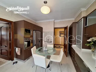  8 شقة اخير مع روف للبيع في الرابية بمساحة اجمالية 254م