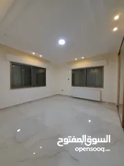  17 شقةللبيع في الصوفيه طابقيه 400 م للبيع مداخل مستقله حديقه 350 م  
