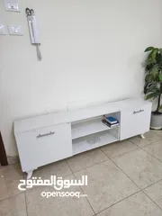  8 طقم كورنر  لون بني  مع طاوله وسط مع طاوله شاشه و خزانه كنادر  العفش  مستعمله بحاله جيده
