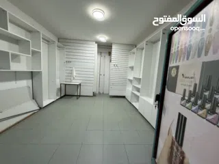  3 محلين للبيع خلو بسعر مغري جدا