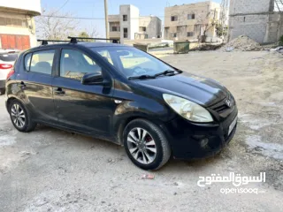  3 هونداي i20  2011 تومتيك مطور 1400 بنزي