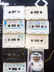  29 اشرطة كاسيت نسخ اصليه اجنبي وعربي وفرق عالميه أكثر من 1000 شريط اي 3 اشرطه بدينارين