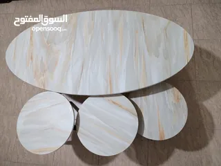  1 طاولة مع ثلاث طربيزات