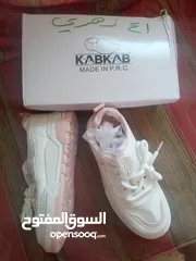  1 بوط ستاتي لون ابيض مع زهري جديد سايز 41 سعر 7دنانير  ثقيل ومرتب