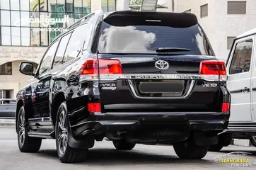  3 Toyota Land Cruiser 2020 VX-R Grand Touring S