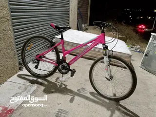  1 دراجة هوائية شبه جديد