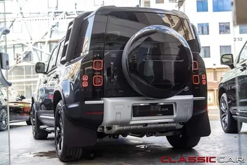  20 Land Rover Defender 2023 Plug in hybrid Black Package   عداد صفر  Zero Mileage  اللون : فيراني