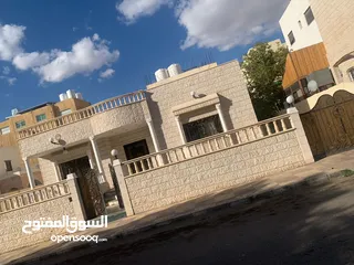  7 بيت مستقل للبيع المنطقه الثامنة