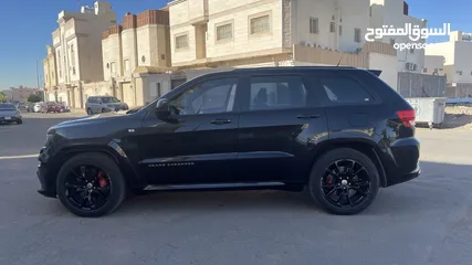  3 جيب جراند شيروكي SRT8 2012