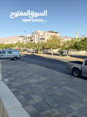  7 شقة أرضية شارع الكويتي الرئيسي للبيع