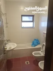  11 شقة فاخرة للبيع