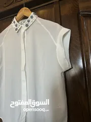  3 قميص ابيض شيفون مع خرز ازرق