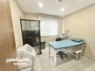  3 مركز تجميل للبيع