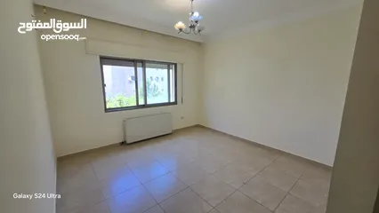  12 شقه فارغة للإيجار سوبر ديلوكس في ام السماق 140 متر
