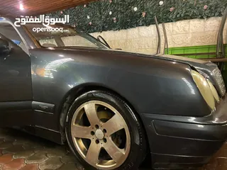  1 مرسيدس قرش ونص E200k مديل 2001 للبيع