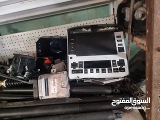  27 قطع سيارات مشكل للبيع