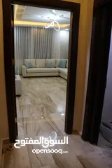  4 للايجار السنوي 3 غرف نوم و ديوانيه بجانب كمبارند الأمعري