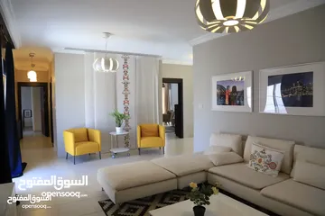 13 تملك فيلا العمر في ضاحية الأندلسية