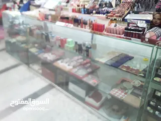  2 بضاعة محل هدايا وعطور واكسسوارات وشنط وساعات