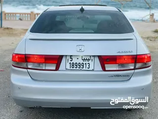  11 هوندا اكورد 2005