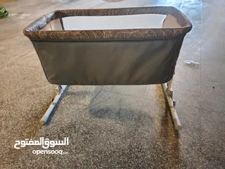  2 سرير اطفال لحد عمر سنة سهل النقل  - next to me bed