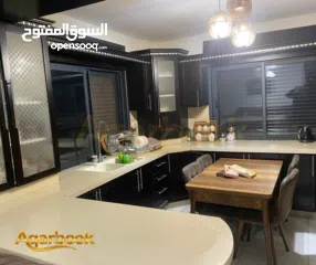  4 شقة طابقين مميزة للبيع في عين مصباح