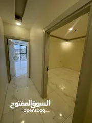  8 مكتب تجاري مميّز للإيجار في أقوى مناطق اربد حيوياً و أجملها بجانب مواقف ارابيلا مول
