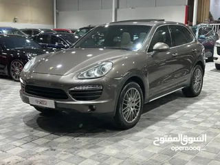  1 Porsche Cayenne