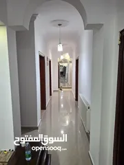  22 منزل مستقل فلات مساحة 200م على أرض 758م للبيع في اربد - شارع البتراء - حوارة