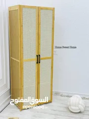  1 خزانة ملابس خشب