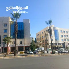  6 مكتب مميز مساحة 300 متر مربع للايجار بسعر مناسب