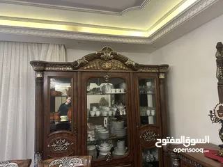  2 طاولة سفره صينيه بحاله ممتازه جدا ومش محتاجه دهان