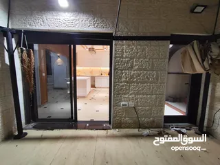  19 للايجار شقه طابقيه جزء من فيللا بجانب اوريدوو