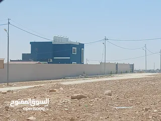  8 أرض للبيع في القسطل قرب شارع المطار