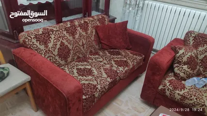  2 طقم كنبايات للبيع بحاله جيده