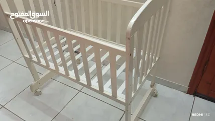  2 تخت اطفال مستعمل للبيع مع فرشه