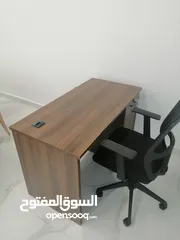  2 طاولة مكتبية وكرسي