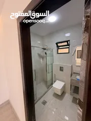  17 شقه مع روف في الياسمين