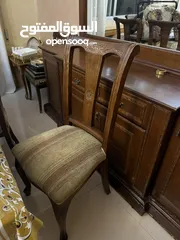 3 غرفة سفرة كاملة بحالة جيدة (طاولة و 8 كراسي وبوفيه وبيرو )
