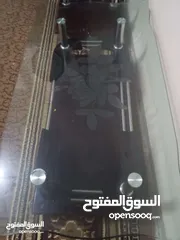  2 طاولا وحده كبيره وتنتين صغار